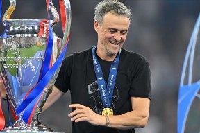 九游体育 -外国拳击比赛女子获胜庆祝视频