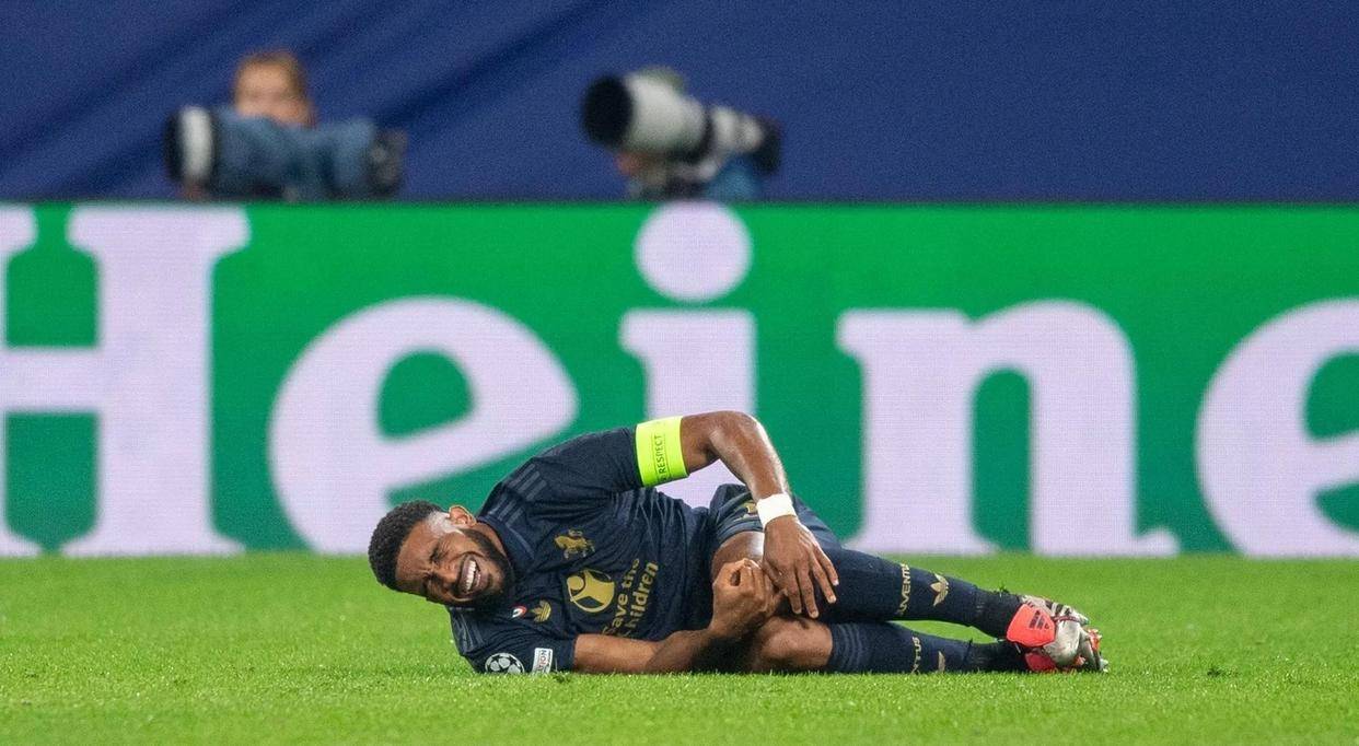 赛地聚焦——英超转会期热度飙升;波士顿凯尔特人远射贴柱;管理层满意;更衣室氛围转暖的简单介绍 赛地聚焦——英超转会期热度飙升;波士顿凯尔特人远射贴柱;管理层满意;更衣室氛围转暖的简单介绍