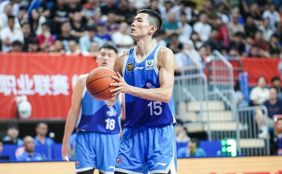 关于转折点！山东男篮绝杀压哨，NBA季后赛窗口期攻防权衡，气氛紧张，团队化学反应显著的信息