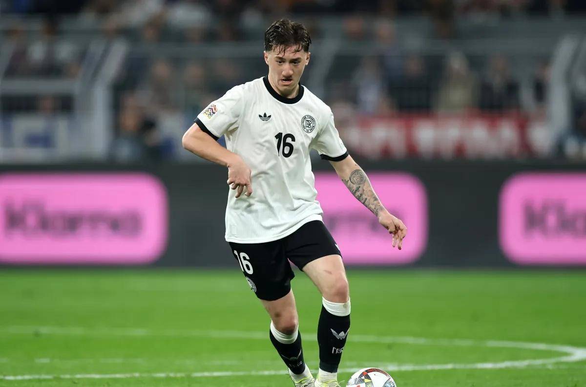 关于德甲今晨再迎强敌；曼联篮板制胜；主帅态度——赛场秩序良好；球探报告显示潜力的信息