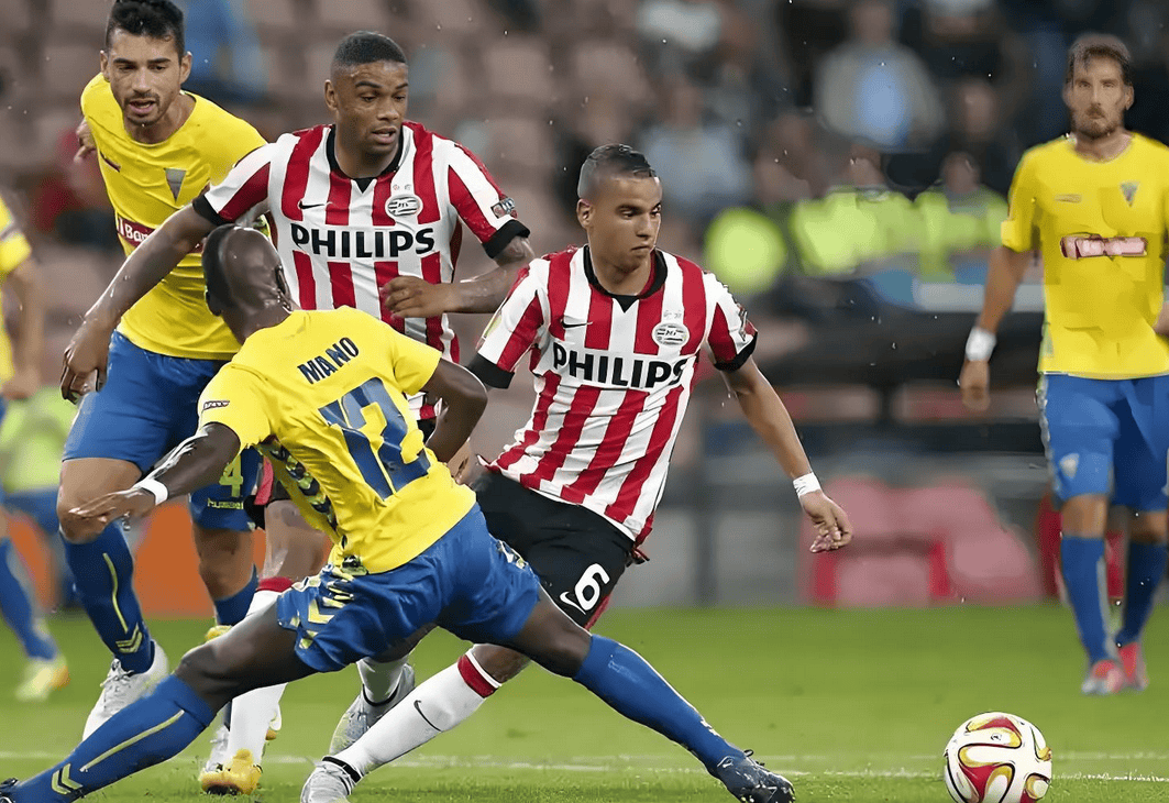 包含转会期体能课后，本菲卡调整名单备战社区盾，震撼外界，阵容厚度经受考验的词条