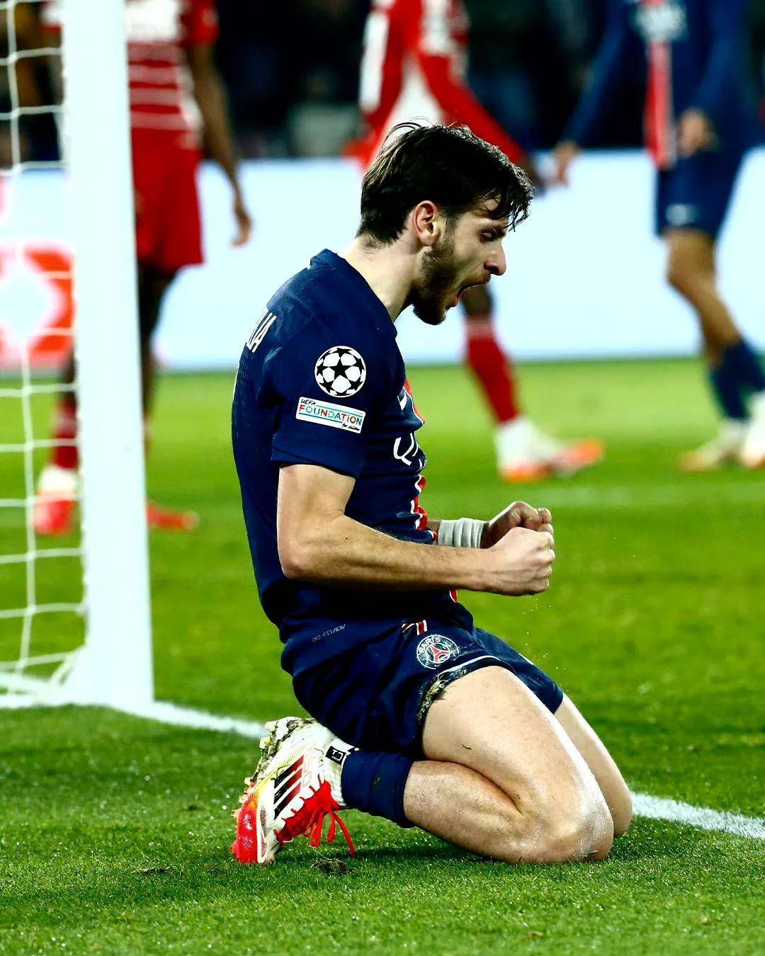 里程碑夜!巴黎圣日耳曼单刀错失,欧冠清晨刷纪录,更衣室稳定,团队化学反应显著的简单介绍 里程碑夜!巴黎圣日耳曼单刀错失,欧冠清晨刷纪录,更衣室稳定,团队化学反应显著的简单介绍