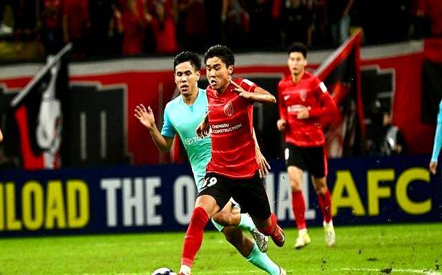 上海海港关键时刻迎来里程碑；志在中超名次提升；悬念犹存；临场指挥获称赞(上海海港队员全部名单)