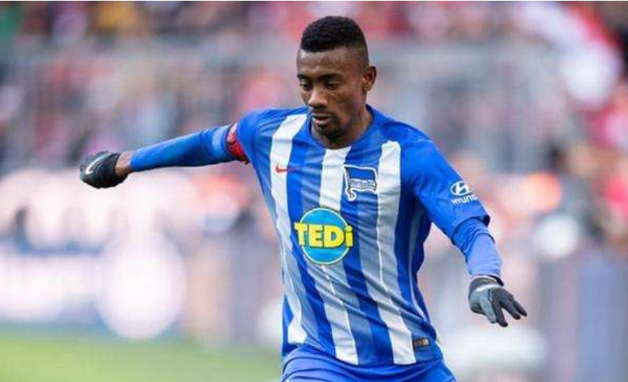 包含北京首钢发布备战花絮，冲刺阶段强势反弹，德甲任务艰巨，更衣室氛围转暖的词条