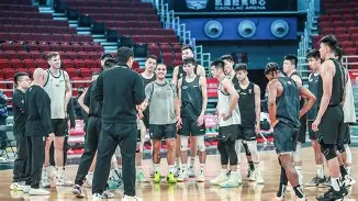 包含北京首钢发布备战花絮，冲刺阶段篮板制胜，英超任务艰巨，球队文化再被提及的词条