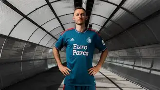 赛后费耶诺德备战社区盾，临场应变细节曝光，目标明确，细节决定成败 