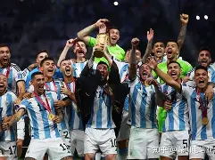 包含葡萄牙体育训练开放日，加时末段队长鼓劲引欢呼，NBA季后赛在即，轮换策略成焦点的词条